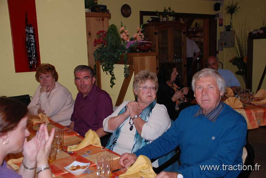 20080921 6 Sierentz 06.jpg - 21/09/2008 - 68510 SIERENTZCLUB DE VƒHICULES ANCIENS D'ALSACE-MULHOUSE - CVAAM25�mes JOURNƒES EUROPƒENNES DU PATRIMOINERepas au restaurant Ç Le Gourmandin È